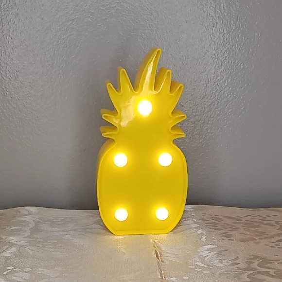 Yellow Pineapple LED Light ๐ SMALL - Picture 1 of 14